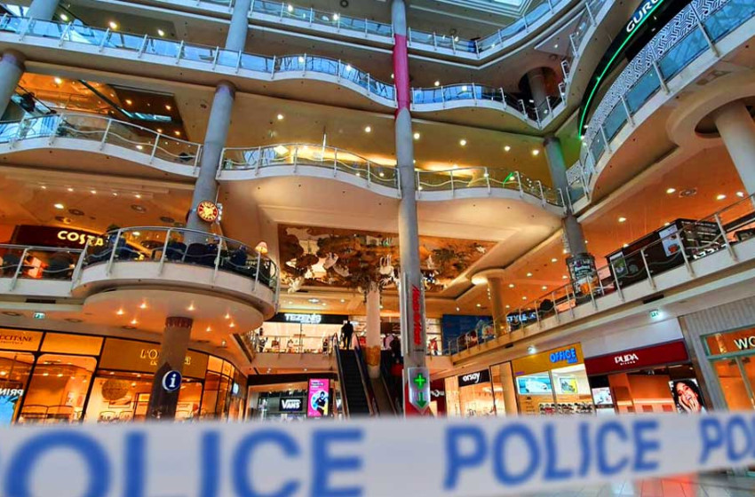 Lezuhant egy 36 éves férfi a Mammutban