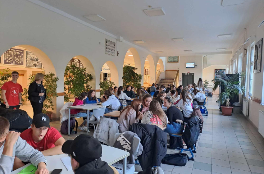 Egészségvédelmi vetélkedő a Hunyadiban