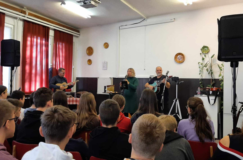 Kapuváron koncertezett a csornai Garabonciás Együttes 