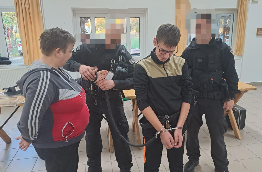 Enesei diákokat bilincseltek meg a büntetés-végrehajtás munkatársai