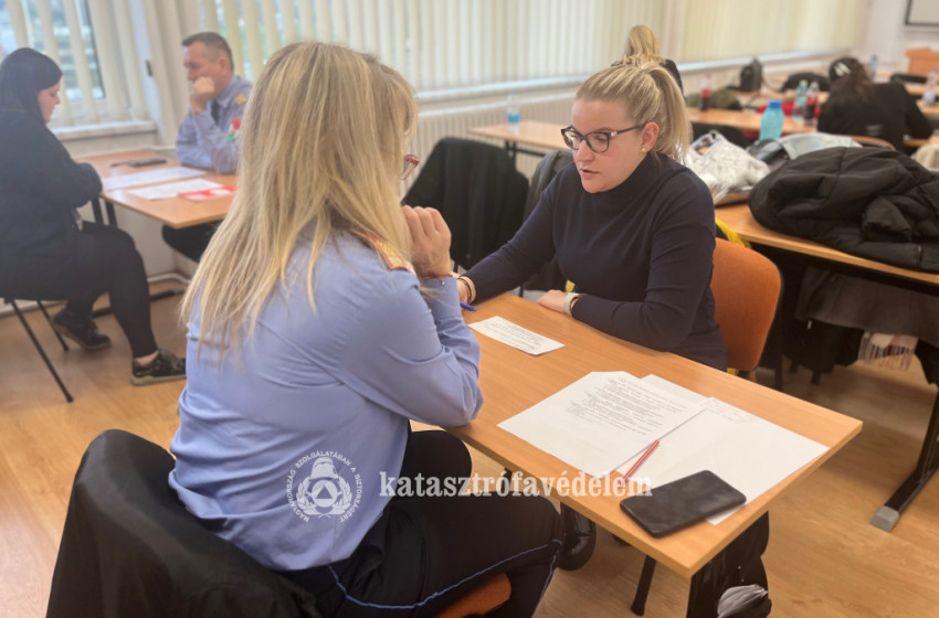 Sikeresen levizsgáztak az új közbiztonsági referensek Győr-Moson-Sopron Vármegyei Katasztrófavédelmi Igazgatóságon