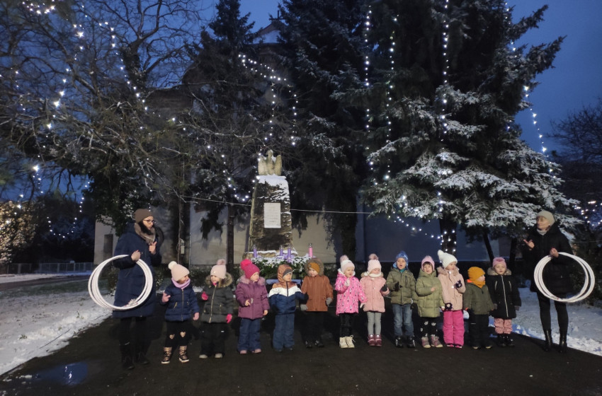 Első Adventi gyertyagyújtás Rábatamásiban