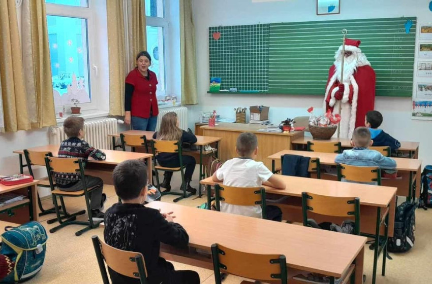 A Mikulás látogatása a Rábatamási Móra Ferenc Általános Iskolában