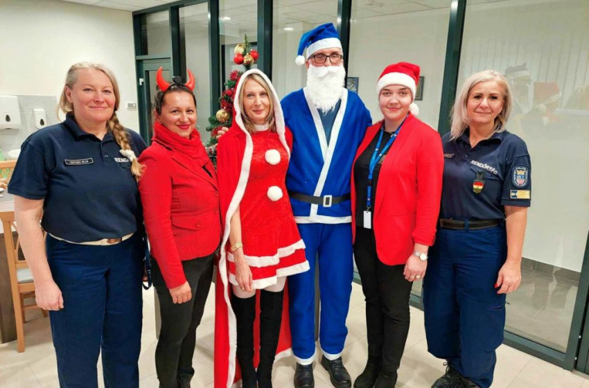 Sopronban kék Mikulás járt