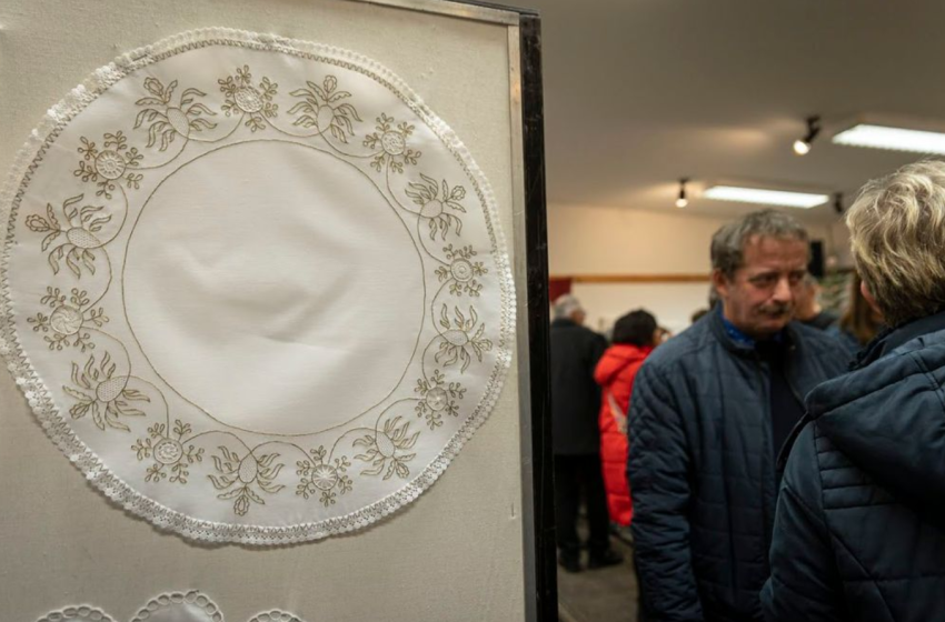 Megyerikum lett a csornai aranyhímzés 