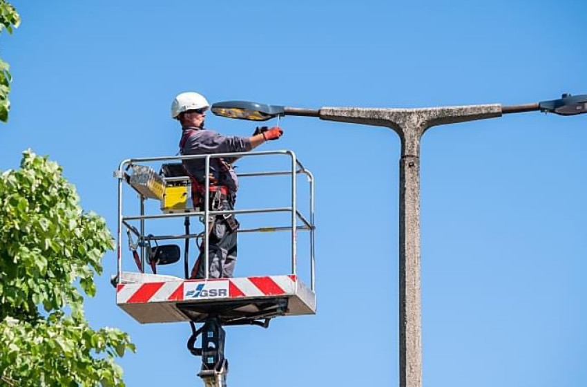 Lámpatesteket cserélnek Kapuváron