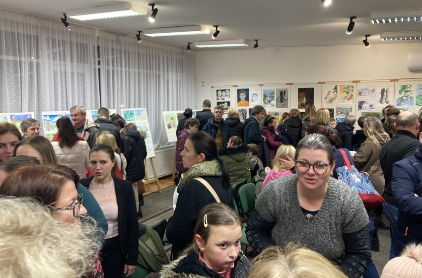 Ünnepváró tárlat a csornai Művelődési Központban