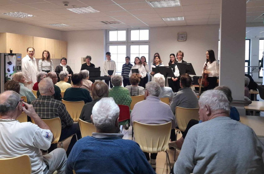 Karácsonyi műsor a kapuvári kórházban