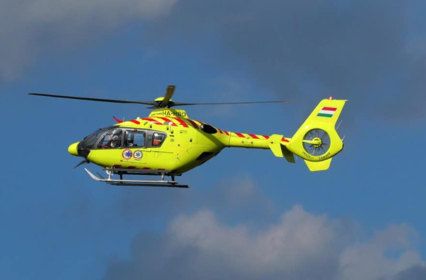 Rosszul lett egy egészségügyi dolgozó, mentőhelikopter jött érte a csornai kórházba