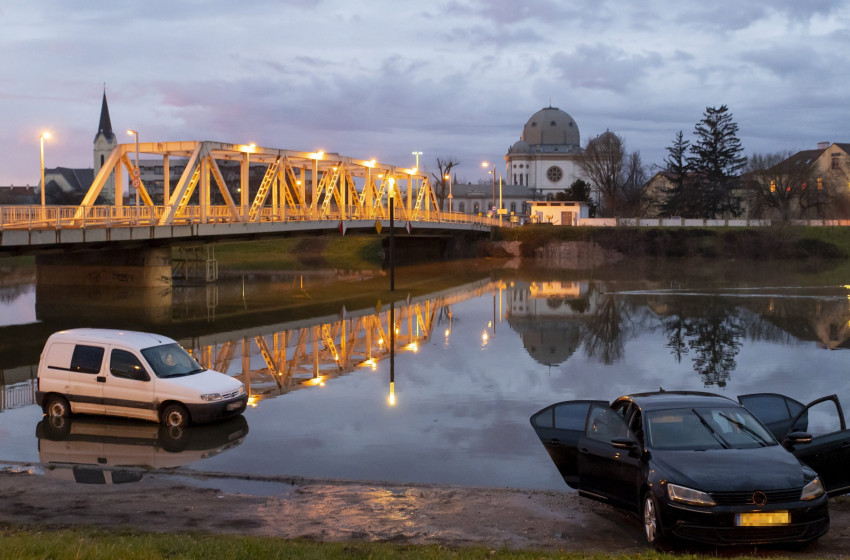 Az ártérben az autókban keletkezett károkat csak a teljes körű casco téríti meg