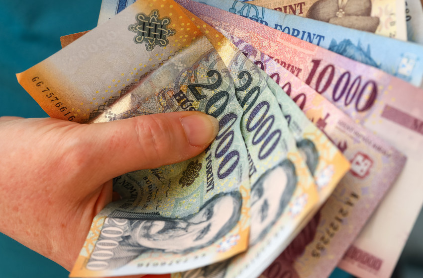 Átlagosan 22 ezer forint havi zsebpénzt kapnak a fiatalok a szülőktől