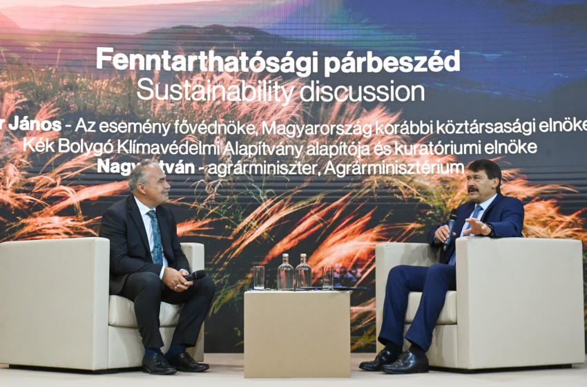 Új csatornák és víztározók építéséről beszélgetett Áder János és Nagy István