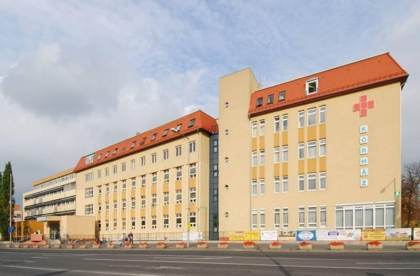 Feloldották a látogatási tilalmat a mosonmagyaróvári Karolina Kórházban
