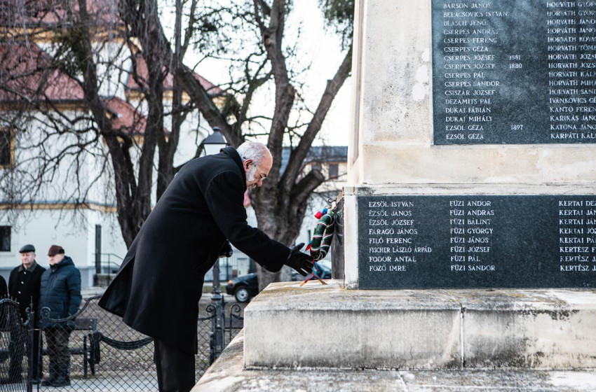 Emlékműsor hőseinkért Kapuváron