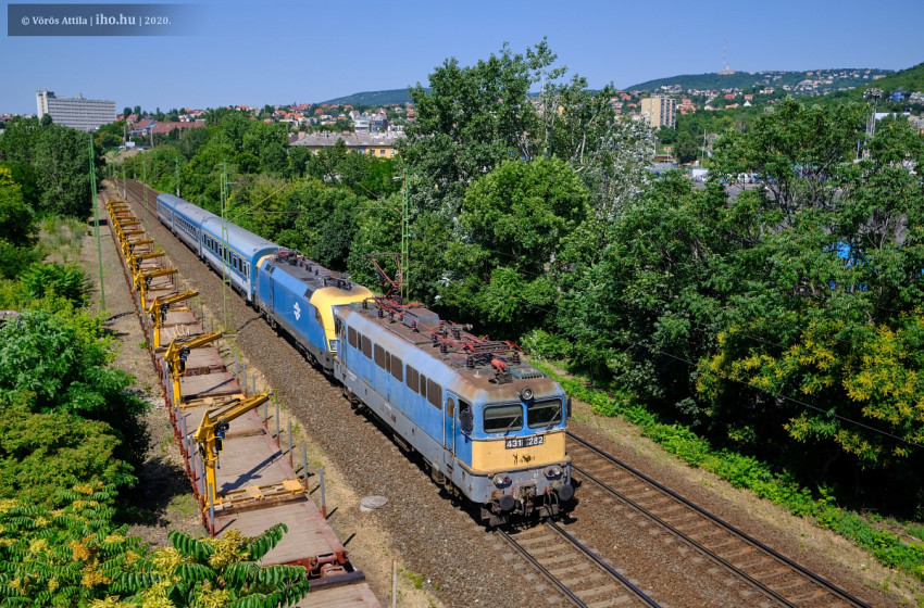 Helyreállították a felsővezetéket, újra járnak a vonatok a győri vonalon