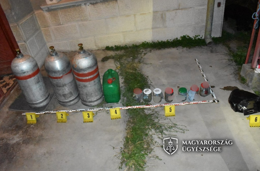 Robbantással fenyegetőzött egy férfi Győrnél