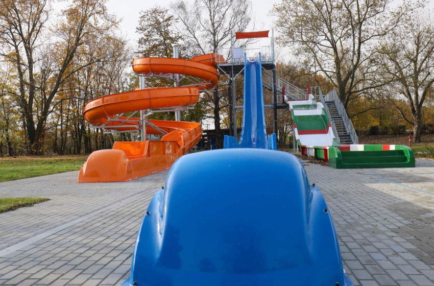 Megtörtént a műszaki átadása a felújított csornai termálfürdőnek