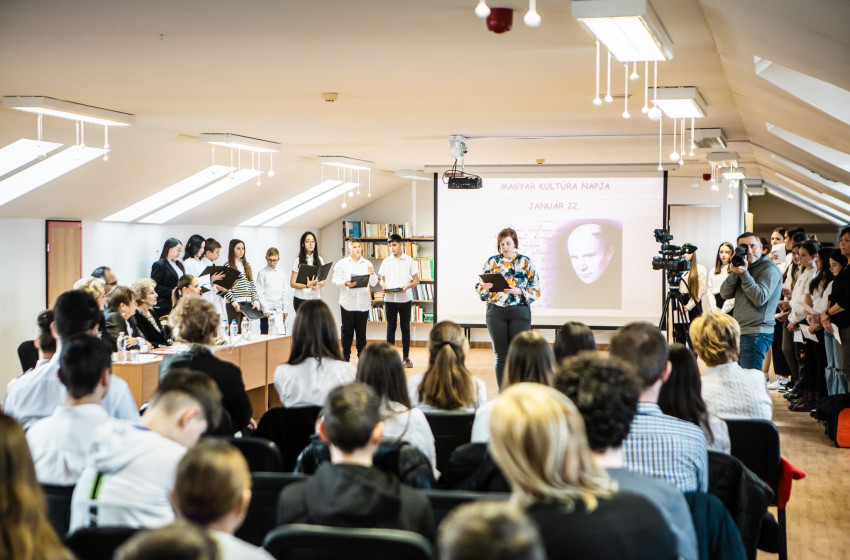 Büszkén szavalták a Himnuszt a csornai iskolában