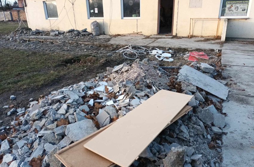 Nyártól új helyen öltözködnek Kapuváron