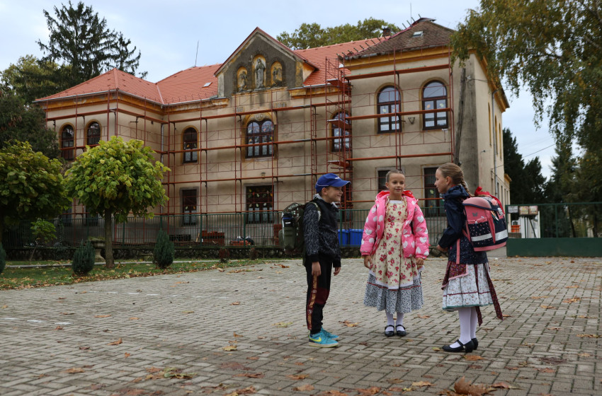 Gyopáros Alpár: Az iskolaépület teljes megújítása a cél Mihályiban