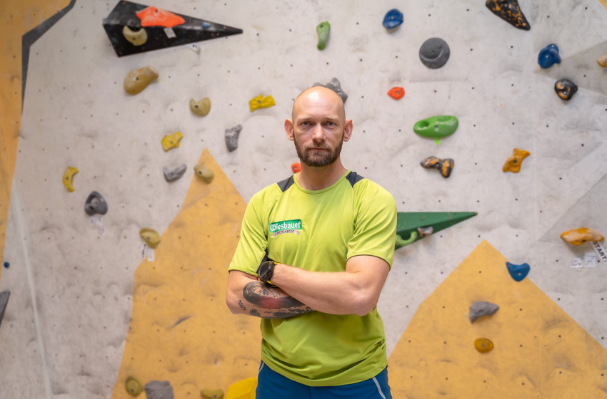 A győri hegymászó új útvonalon jutna fel a téli Kazbek csúcsára