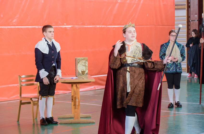 Beledi diákok Sopron színpadán