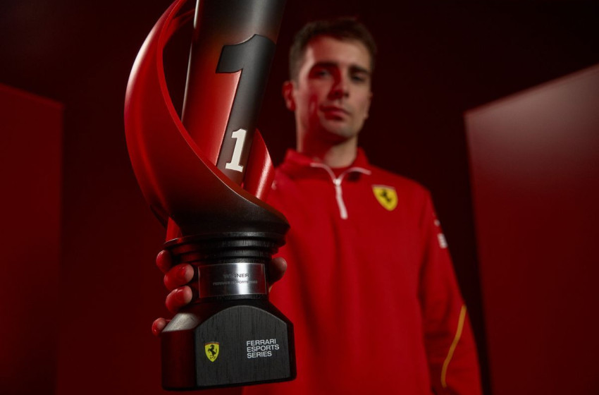 Magyar versenyzőt igazolt a Ferrari