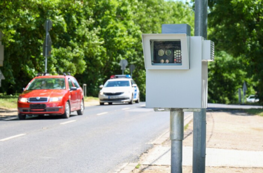 Elözönlik az országot a rendőrök csapdái