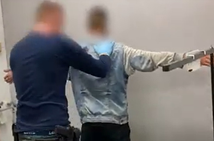 Pedofilokat fogott el a rendőrség, egyikük saját kiskorú gyermekét abúzálta + Videó