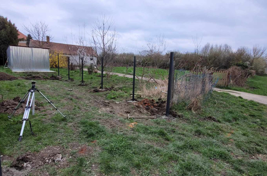 Bekerítés Farádon