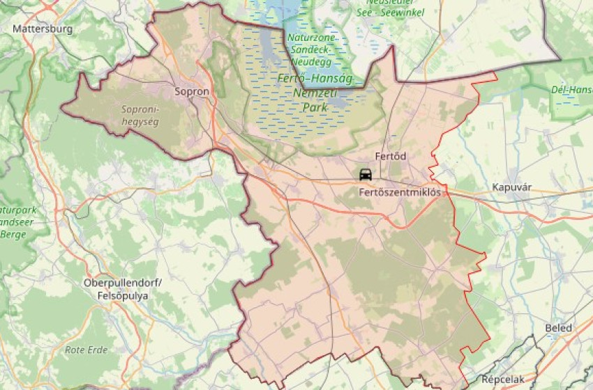 Árokba hajtott egy személyautó a 85-ös főúton