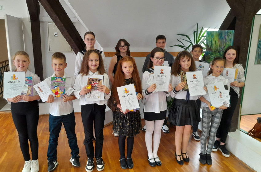 Idegennyelven verseltek a rábaközi diákok Csornán