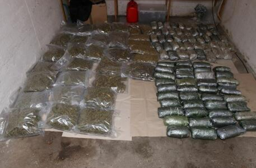 750 milliós fogás: garázsokban rejtették a drogokat