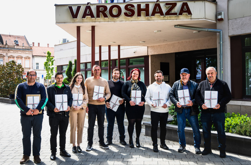 Csornán és Kapuváron leadták a jelöltek a szükséges aláírásokat 