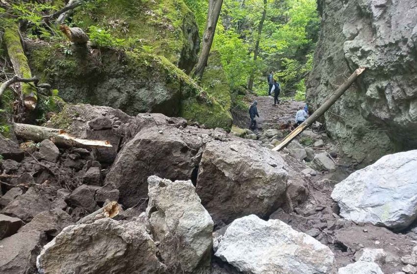 Lezárják a Rám-szakadékot 