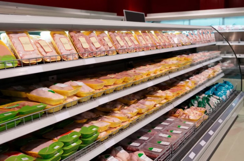 Így szúrhatod ki a romlott csirkehúst a boltban