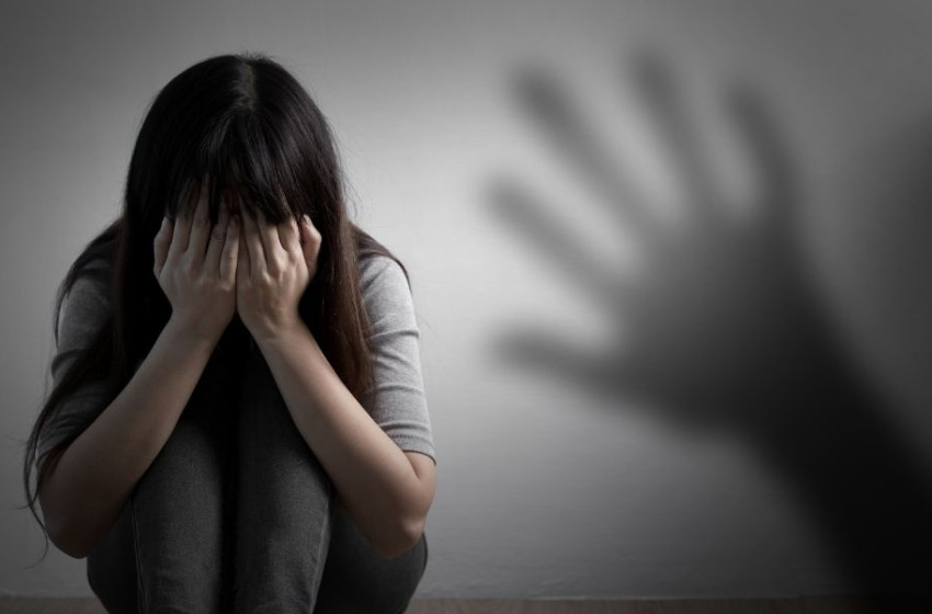 Messengeren kért segítséget anyjától a 9 éves kislány, miután balatoni nyaralása alatt, rokona szörnyűséget művelt vele