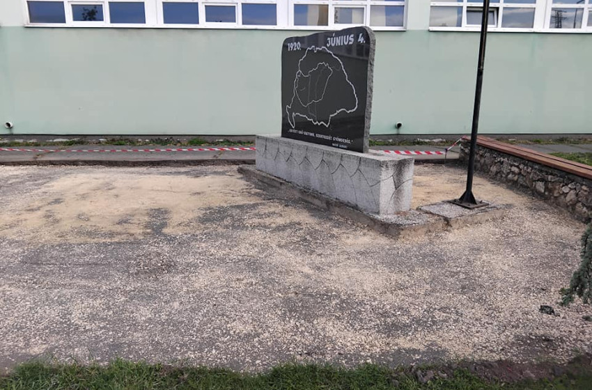 Felújítják a csornai Trianoni Emlékművet