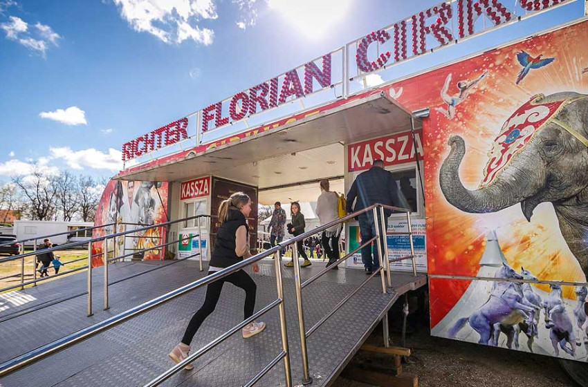 Súlyosan megsérült egy néző a Richter Cirkusz előadásán