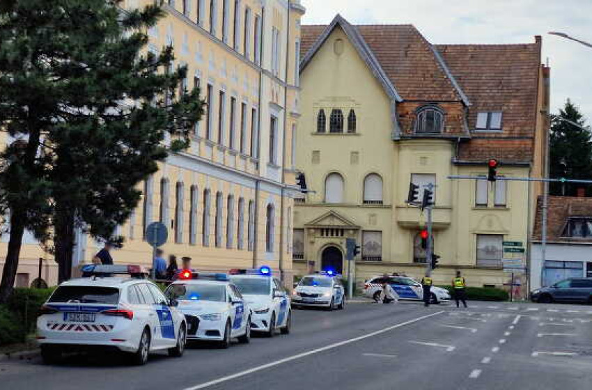 Haragosa telefonszámával hirdetett szexuális szolgáltatást Mosonmagyaróváron 