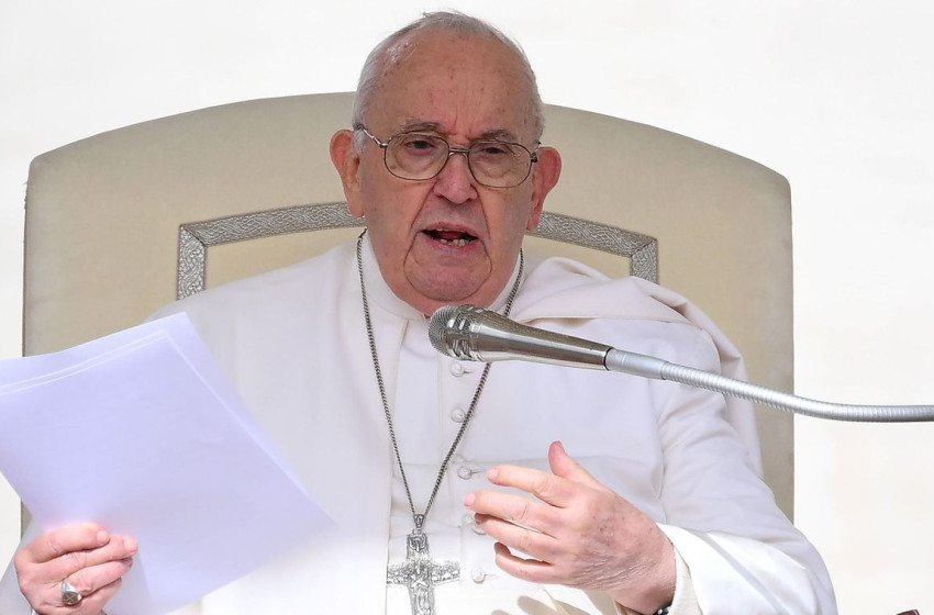 Ferenc pápa felszólította a nemzetek vezetőit, hogy nyissák meg a béke kapuit 