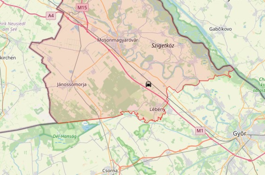 Kamionnak ütközött egy személyautó az M1-esen, Lébénynél