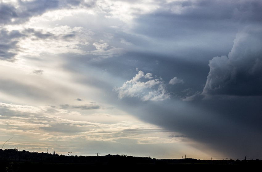 Zápor, zivatar válthatja a napsütést szerdán