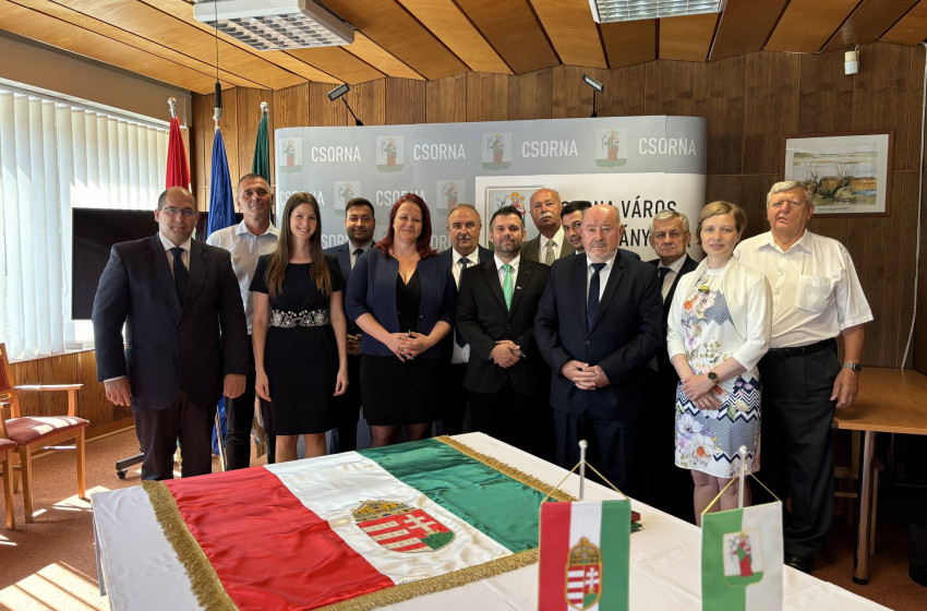 Átadták a megbízóleveleket a megválasztott csornai városvezetés tagjainak