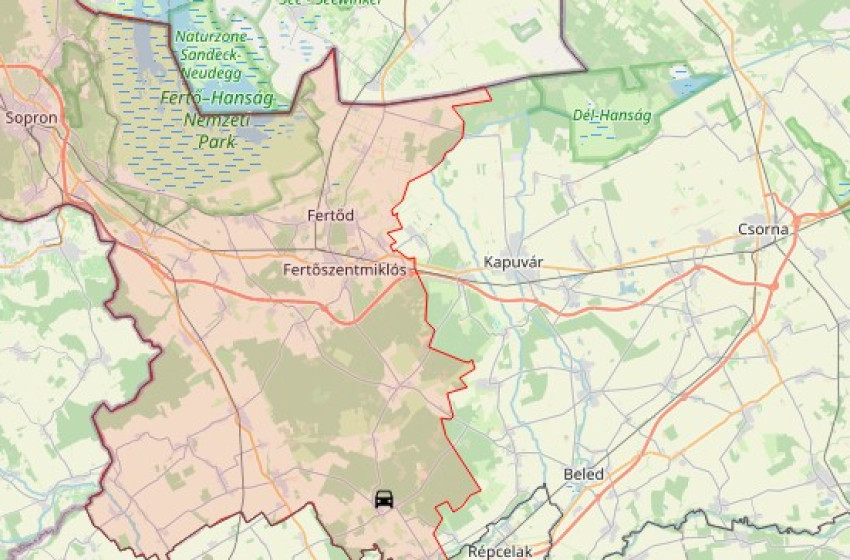 Kisteherautó és egy gépkocsi karambolozott Ivánban