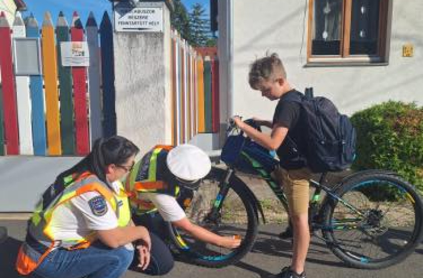 A kerékpárok is készülnek a vakációra Enesén