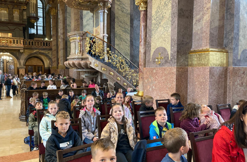 A csornai II. Rákóczi Ferenc Római Katolikus Óvoda és Általános Iskola zarándoklata Győrben