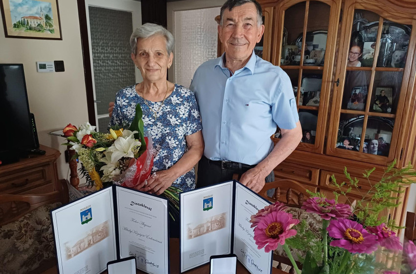 Elismerést kapott a kiváló pedagógusi és közösségi munkáért a mihályi házaspár