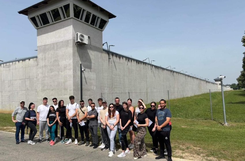 Intézetlátogatáson a csornai hunyadis diákok 