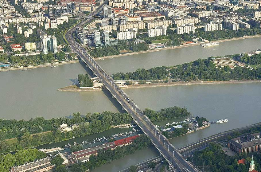 Egy idősebb nő holttestét találták meg a Duna budapesti szakaszán, az áldozat még a táskáját is magával vitte a halálba